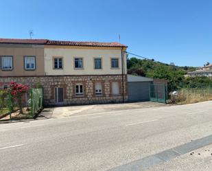 Exterior view of House or chalet for sale in Burgos Capital  with Private garden and Storage room