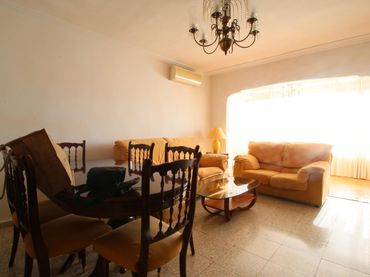 Piso con balcón en venta en POETA SALVADOR SELLES