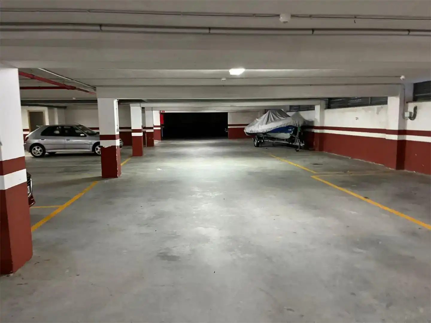 Aparcament de Pis en venda en Boiro amb Jardí privat, Parquet i Traster