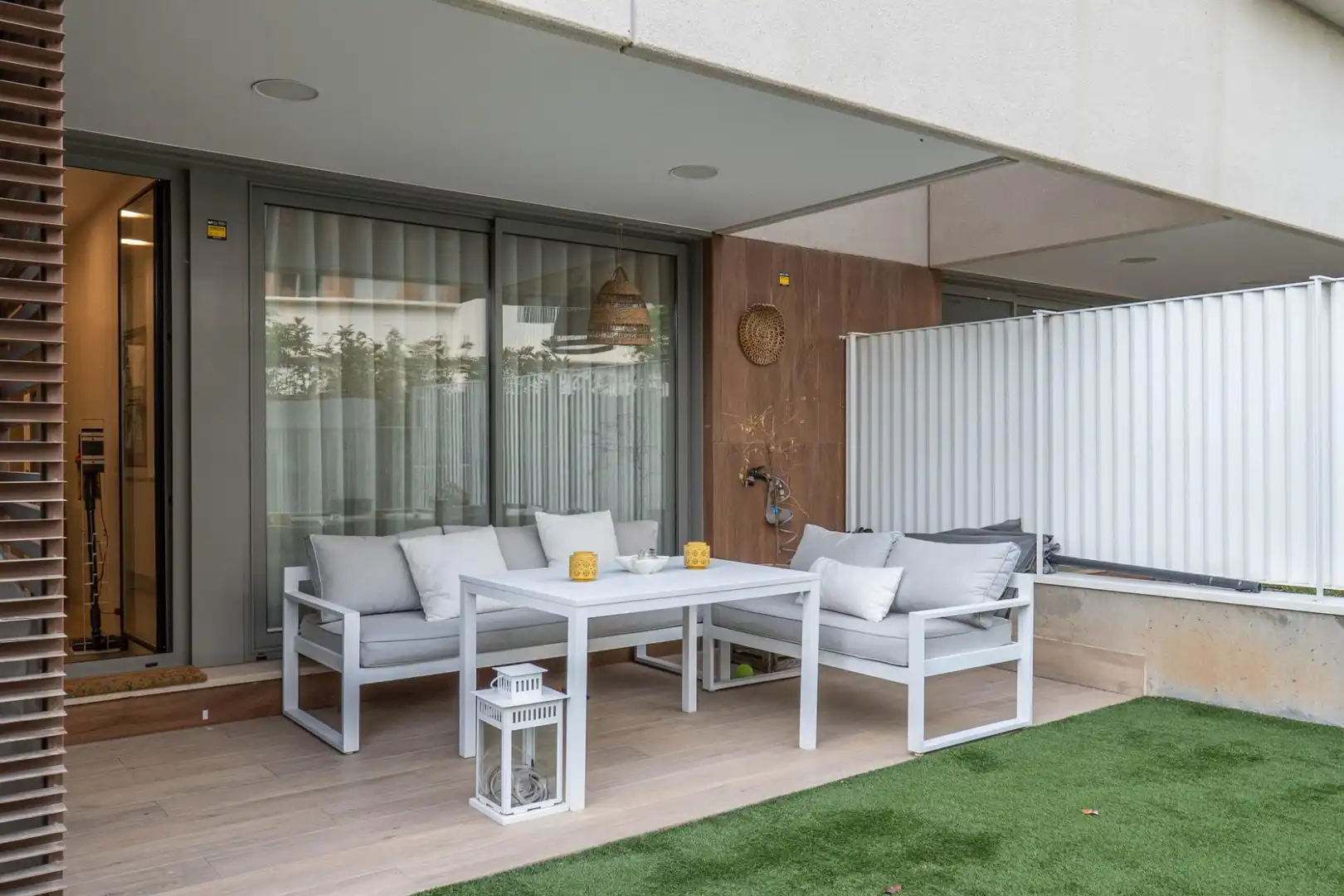Terraza de Piso en venta en  Granada Capital con Calefacción, Amueblado y Piscina comunitaria