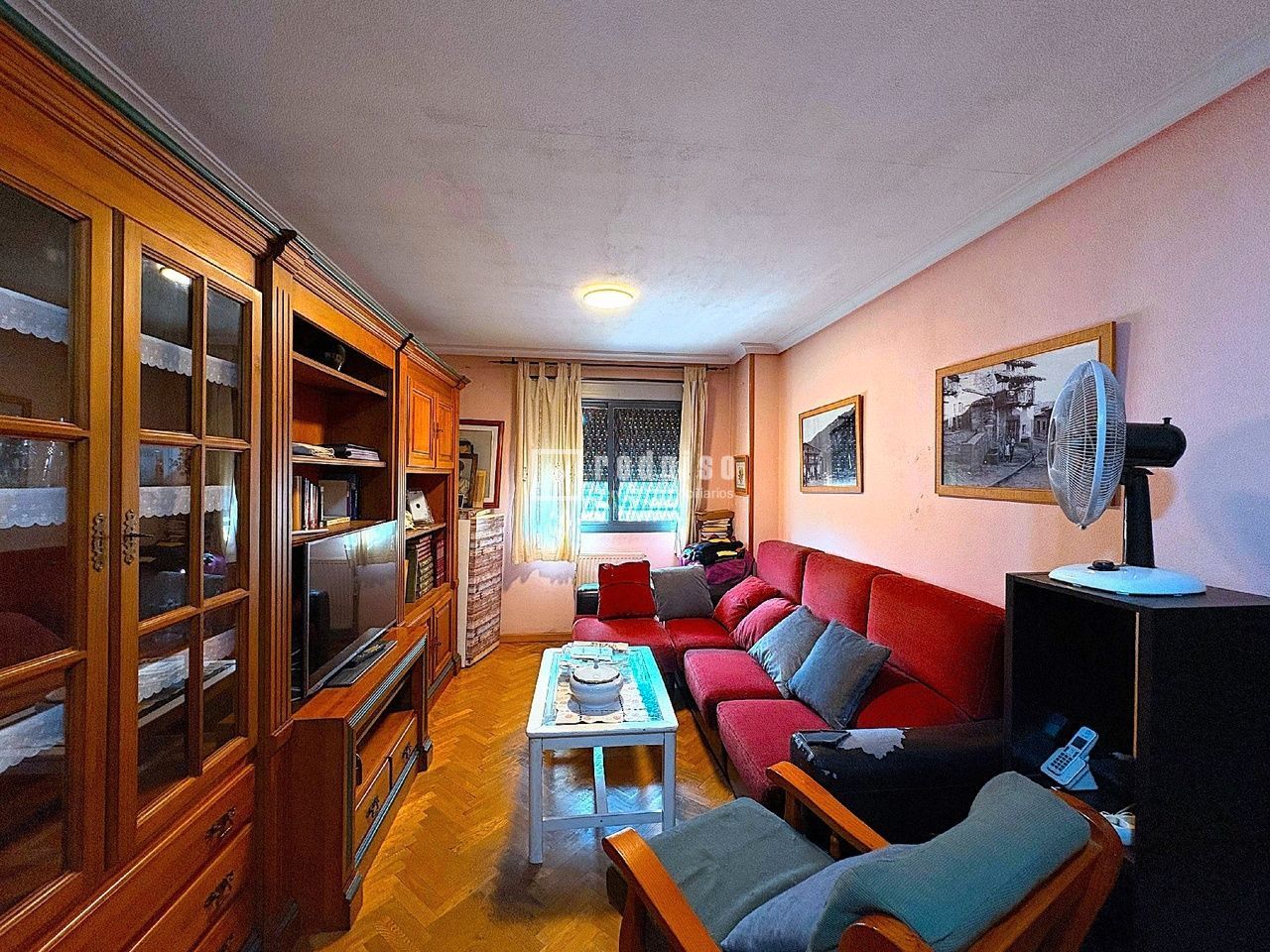 Sala de estar de Piso en venta en  Madrid Capital con Calefacción, Parquet y Trastero