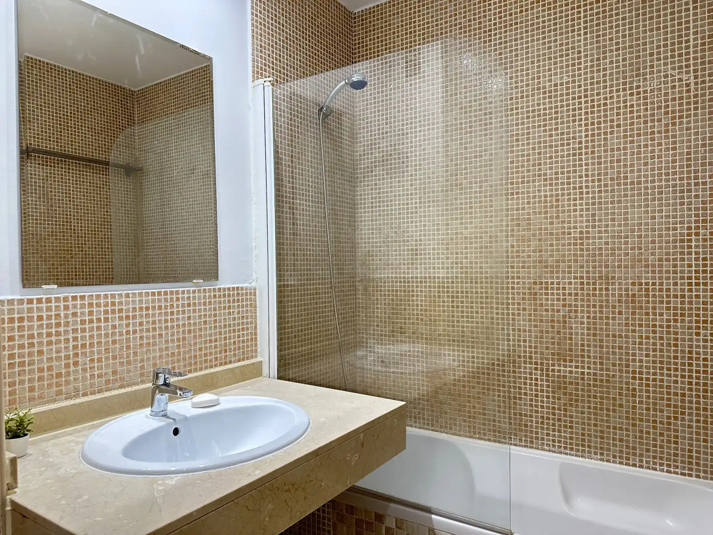 Bathroom of Flat for rent in Arganzuela