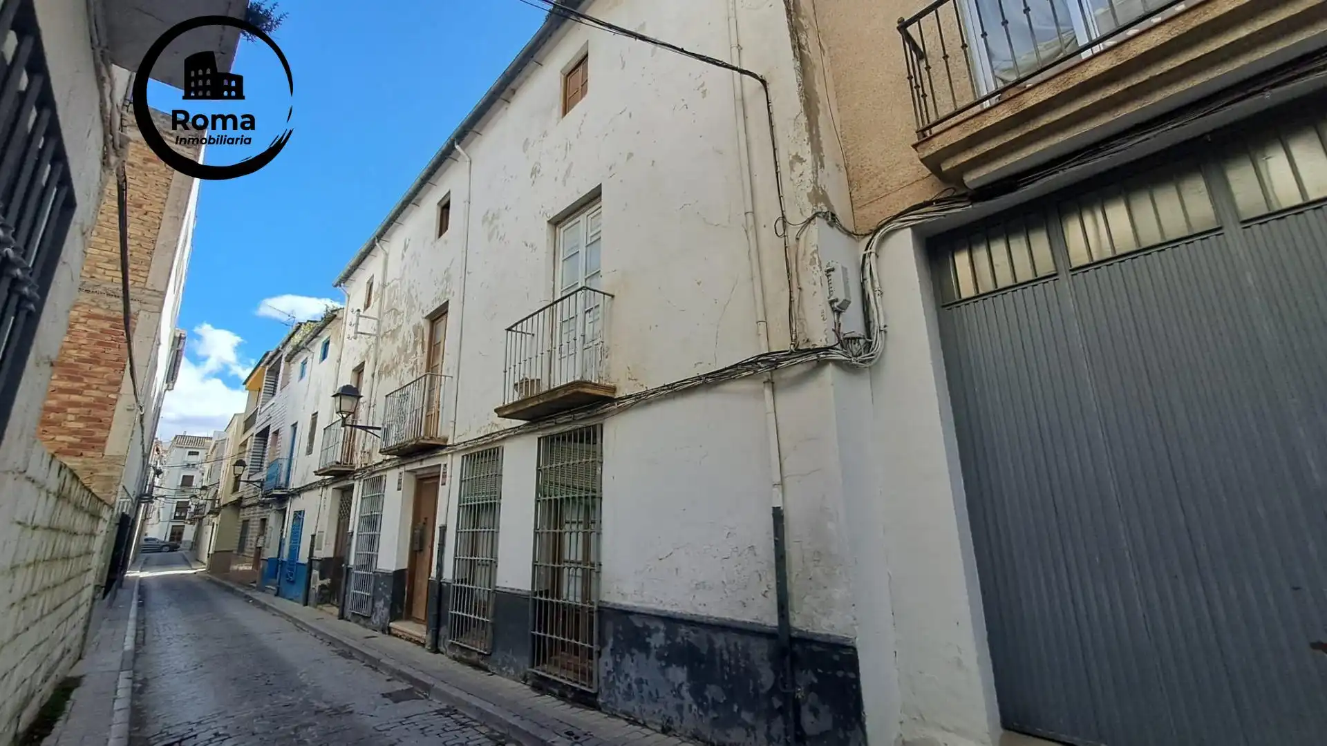Vista exterior de Casa adosada en venda en Loja amb Terrassa