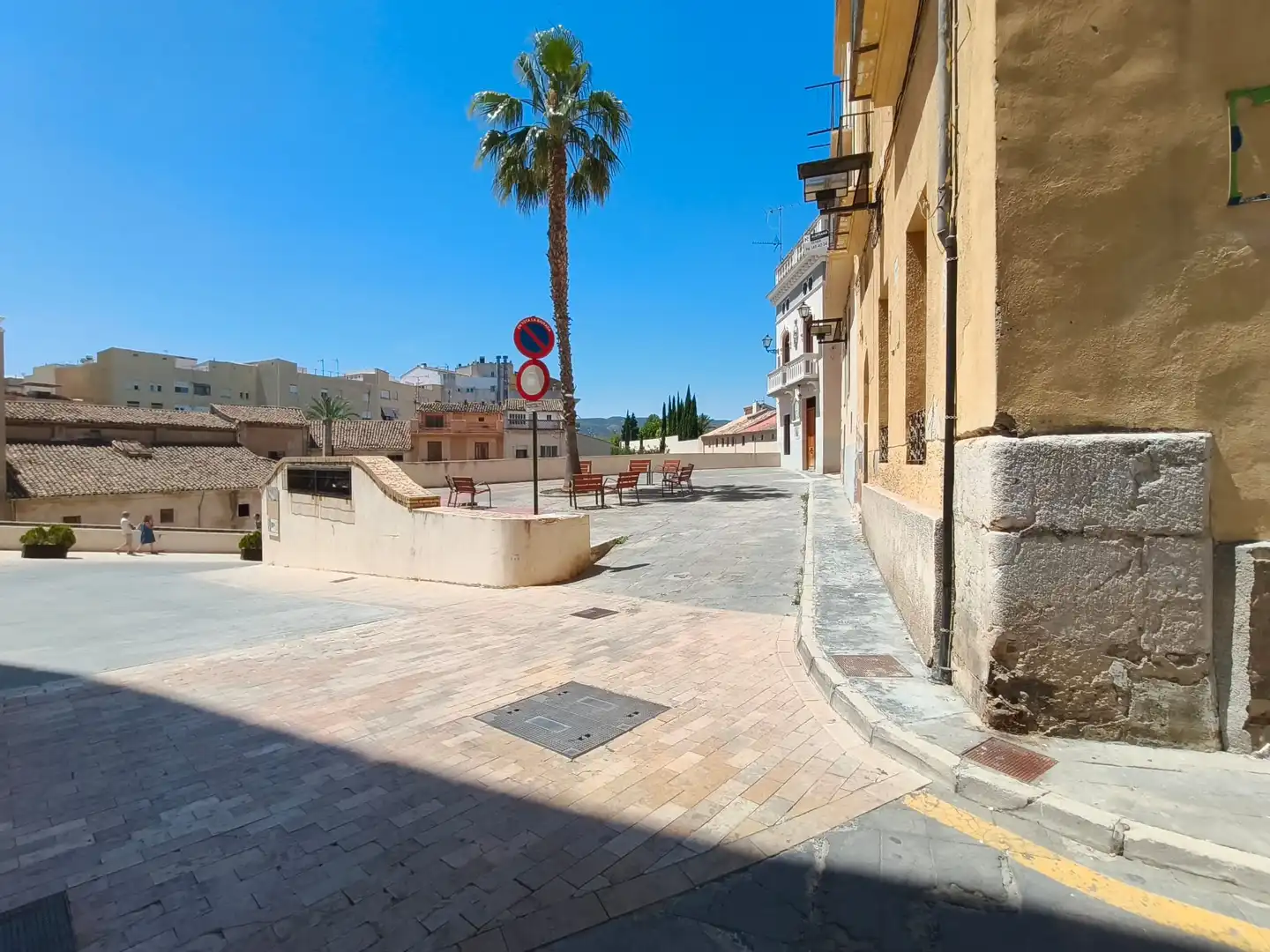 Vista exterior de Casa adosada en venda en Ontinyent amb Balcó