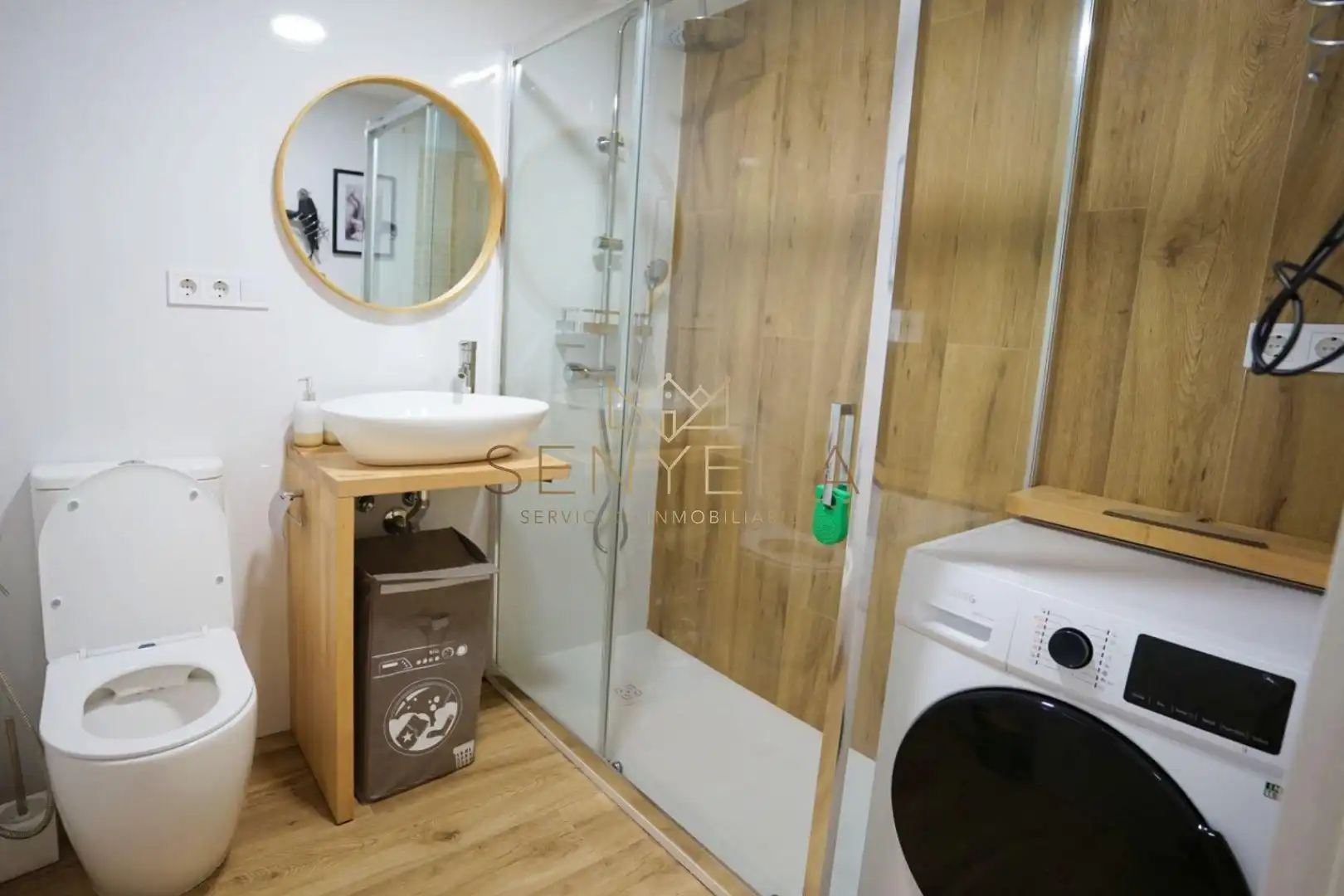 Badezimmer von Erdgeschoss zum Verkauf in Valencia mit Klimaanlage und Terrasse
