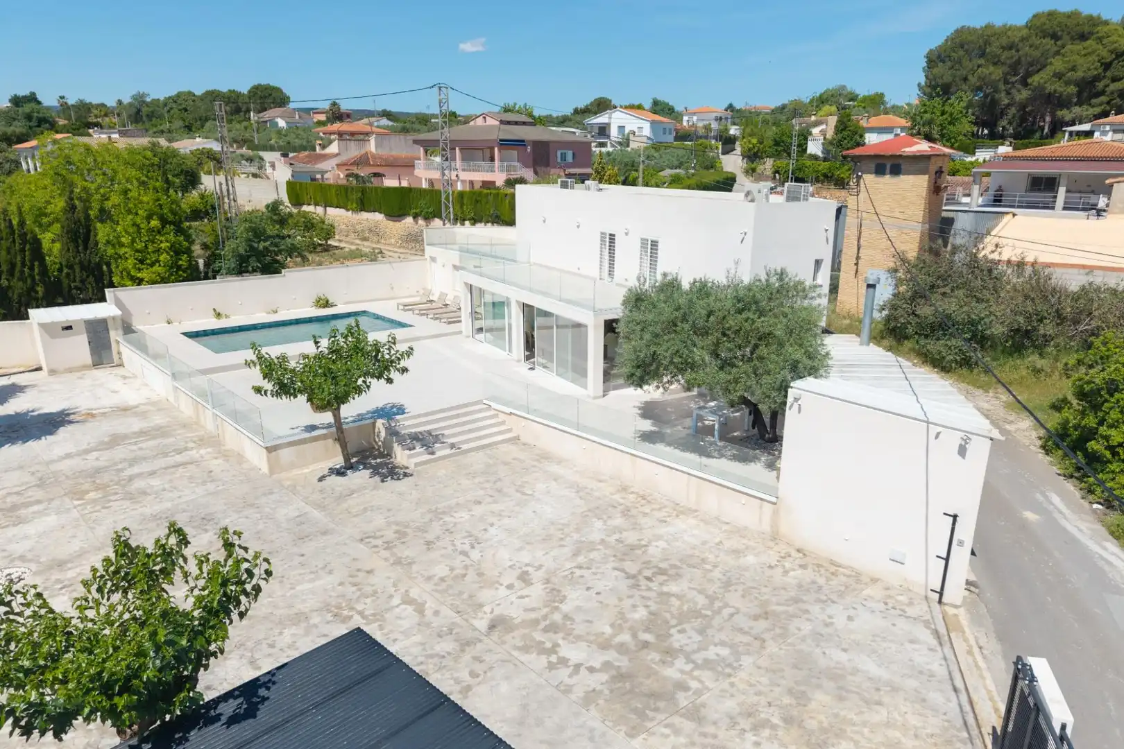 Vista exterior de Casa o xalet en venda en Enguera amb Aire condicionat, Calefacció i Piscina