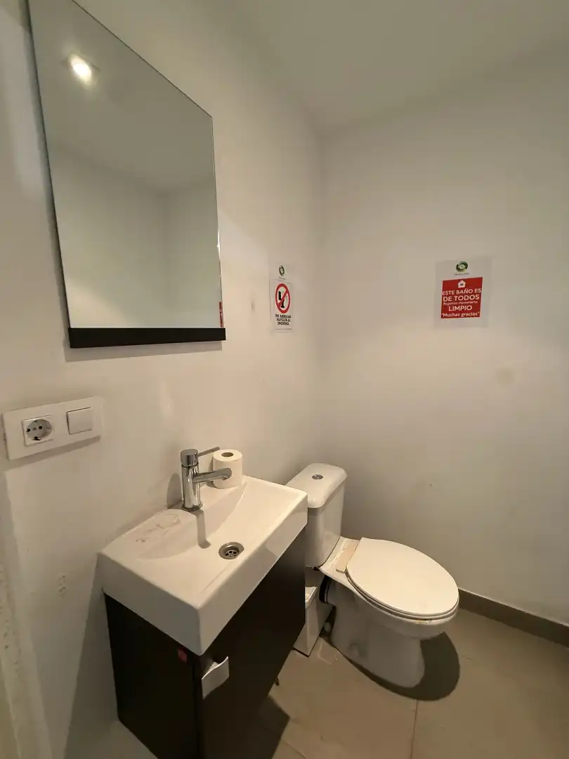Baño de Nave industrial en venta en Alcoy / Alcoi