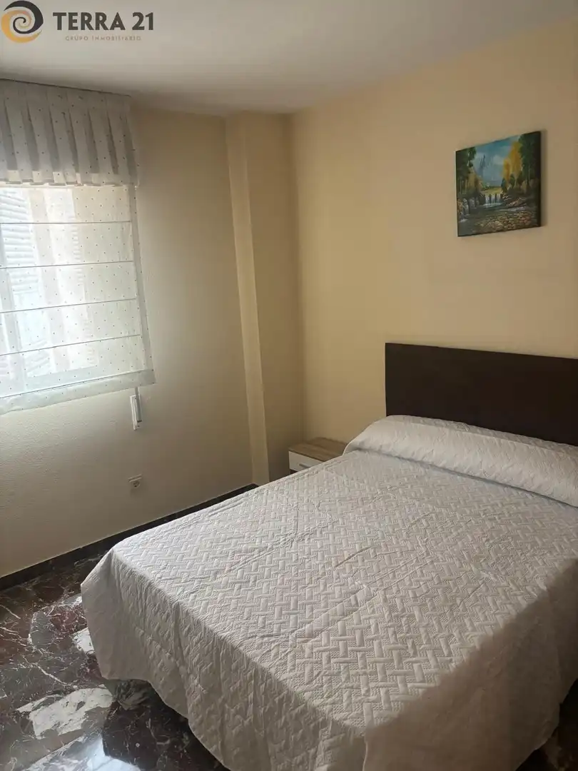 Habitación de Piso de alquiler en Jaén con Aire acondicionado, Jardín privado y Piscina comunitaria