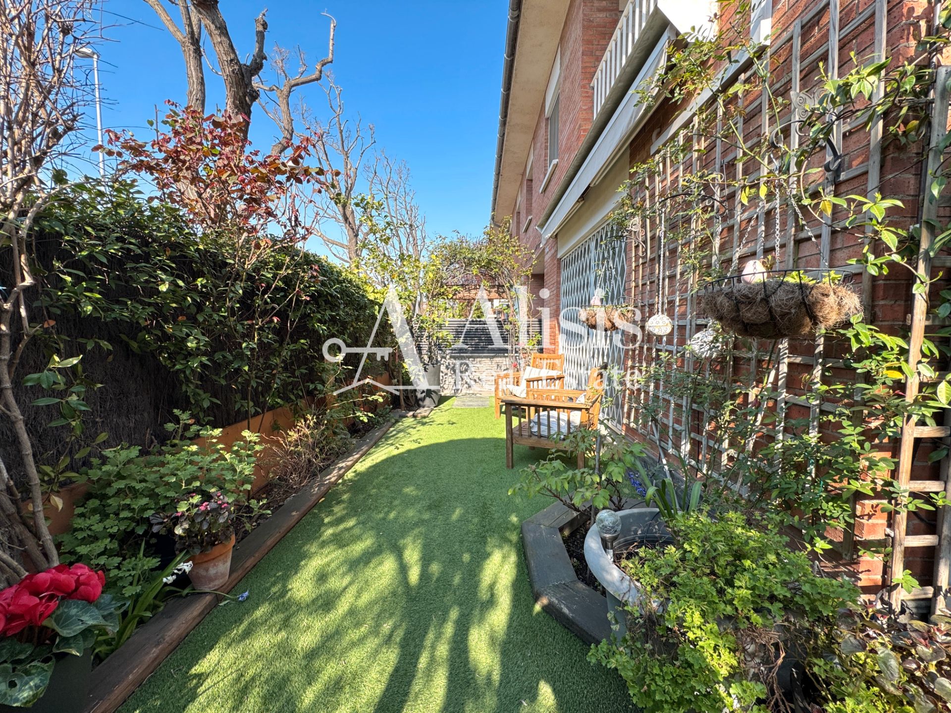 Garden of Single-family semi-detached for sale in Sant Cugat del Vallès  with Air Conditioner, Heating and Private garden