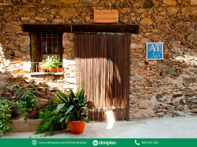 Casa-chalet en Venta en Robledillo de Gata