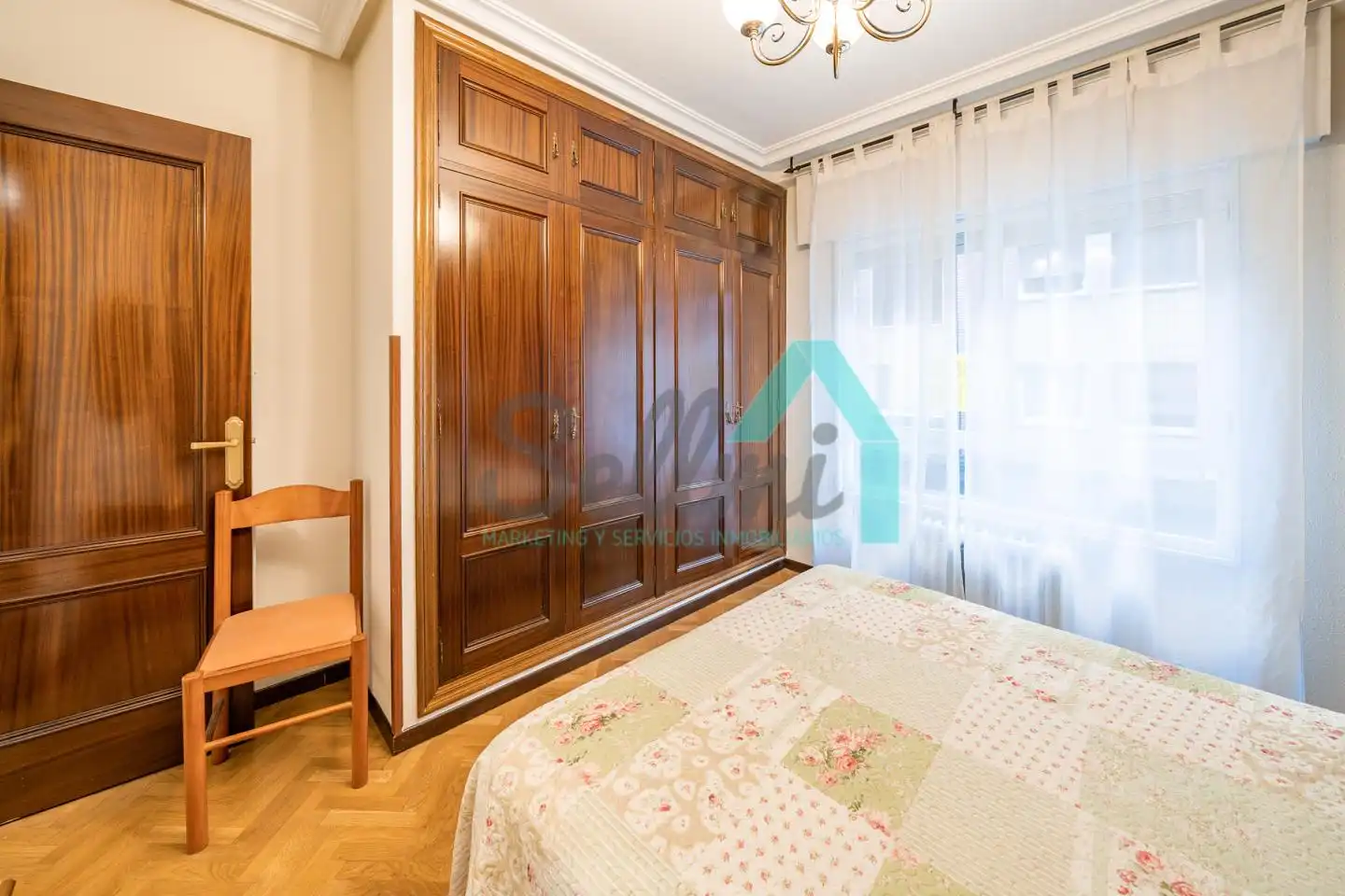 Schlafzimmer von Wohnung zum Verkauf in Gijón  mit Heizung und Parkett