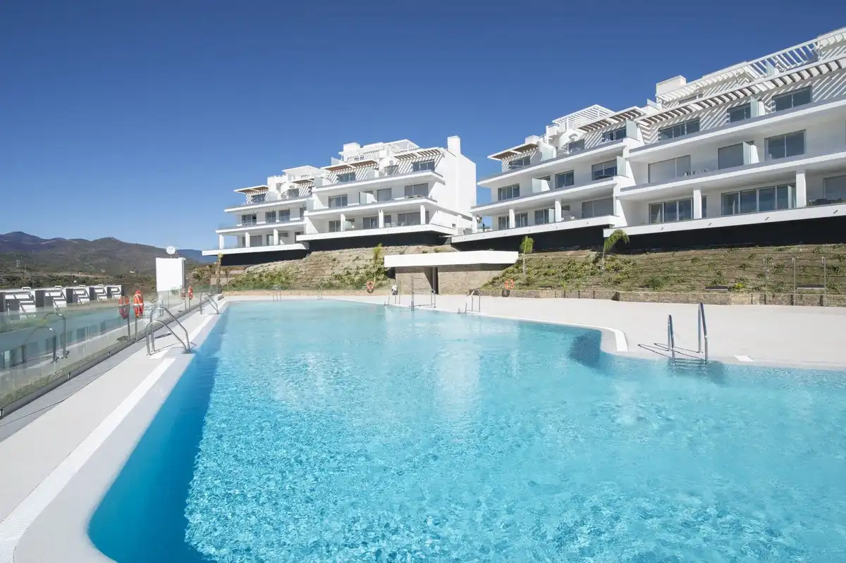 Swimming pool of Commercial properties for sale in Estepona