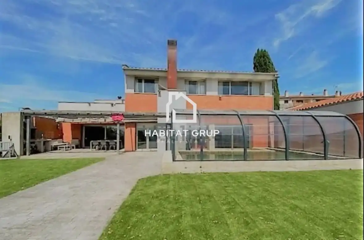 Casa con piscina en venta en Cassà de la Selva
