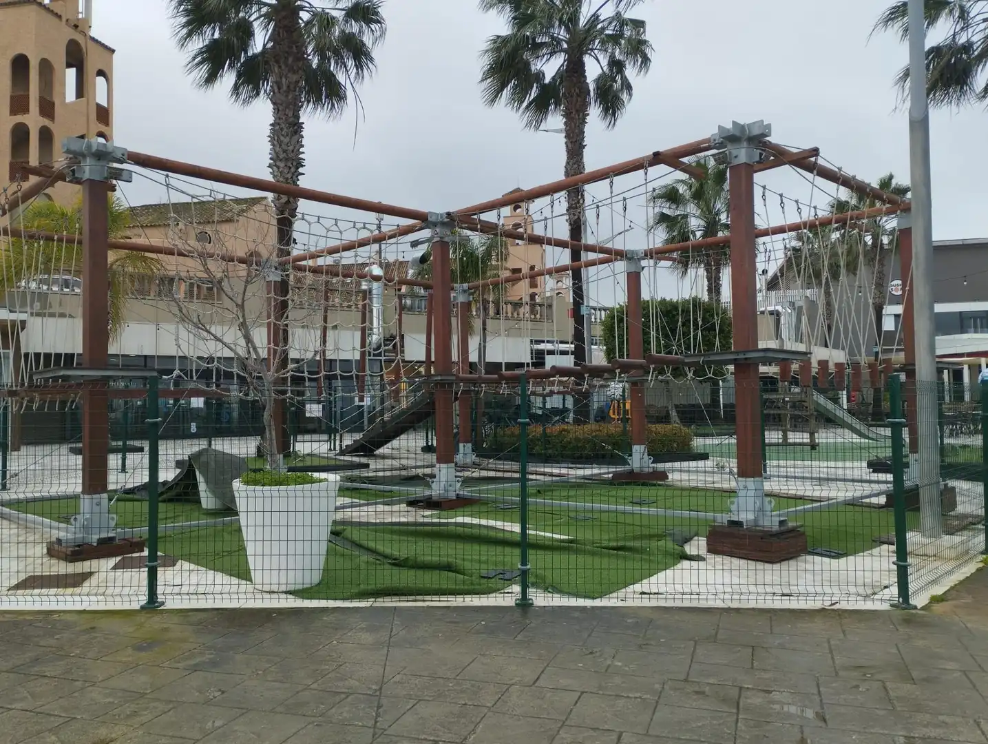 Außenansicht von Wohnung zum Verkauf in San Fernando mit Klimaanlage, Terrasse und Möbliert