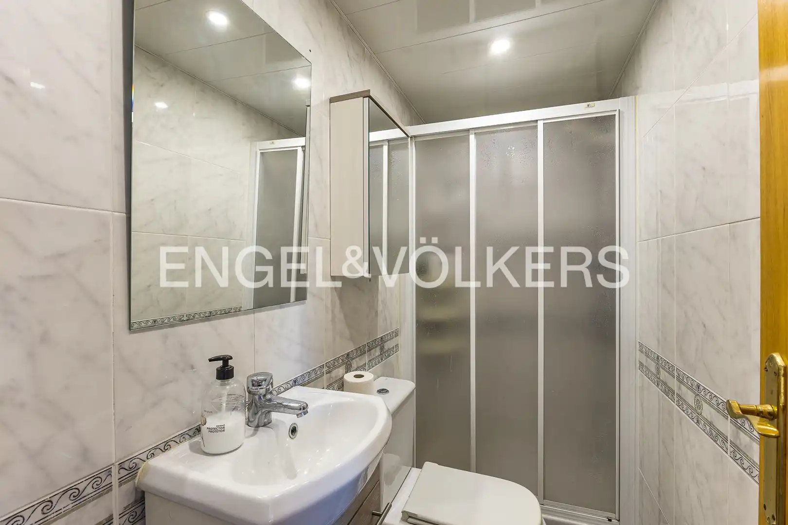 Badezimmer von Maisonette zum Verkauf in Torredembarra mit Klimaanlage, Heizung und Terrasse