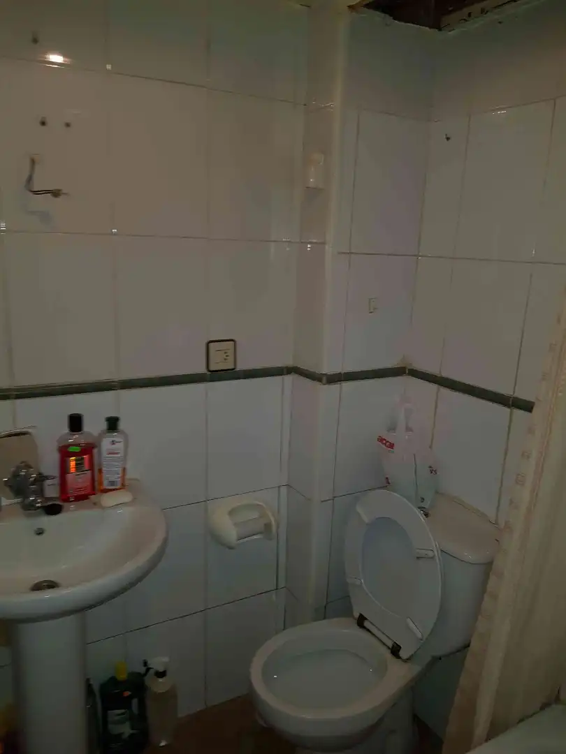 Bathroom of Houses for sale in Casasola de Arión  with Balcony