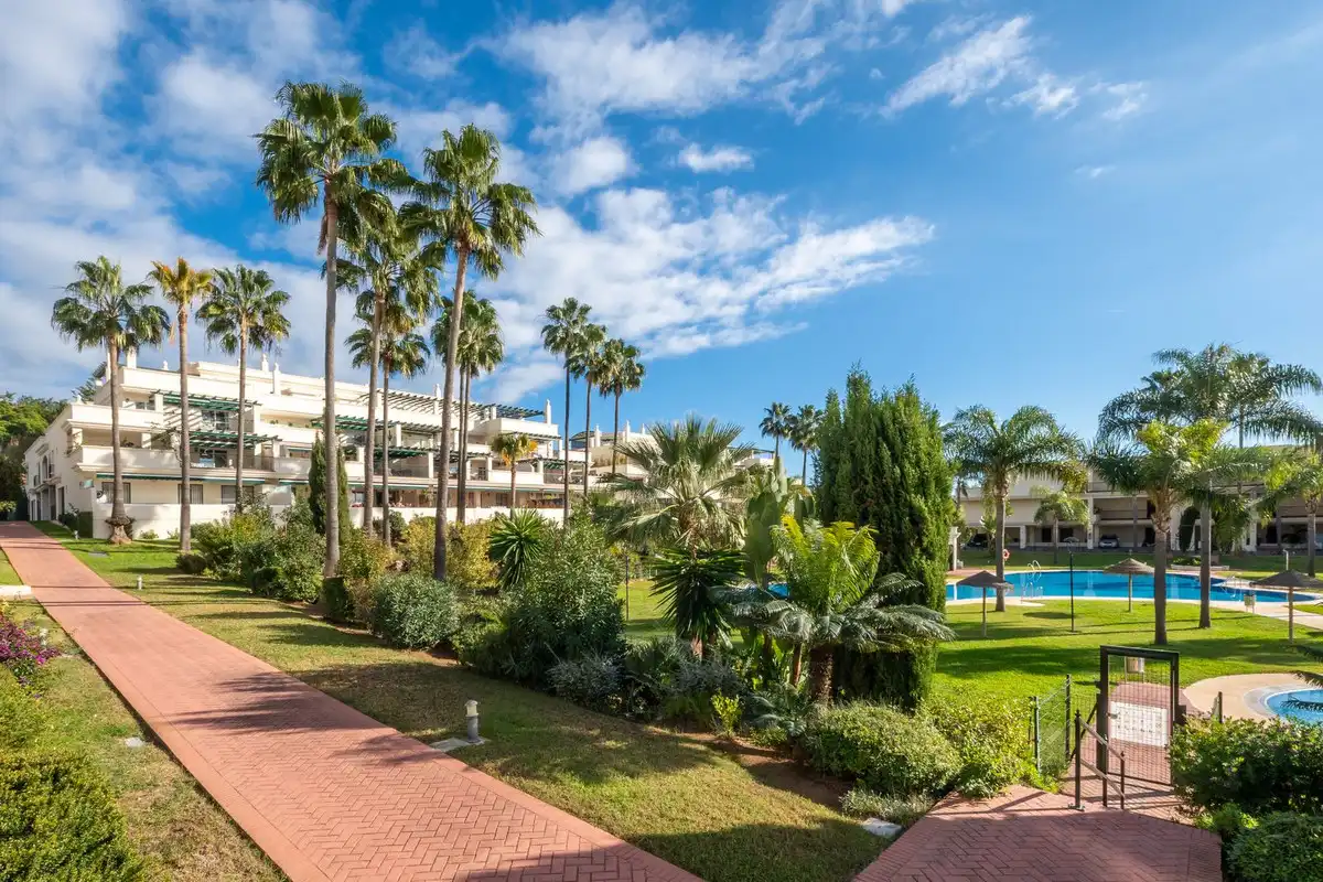 Apartament amb piscina en venda a Nueva Andalucía, imagen 24