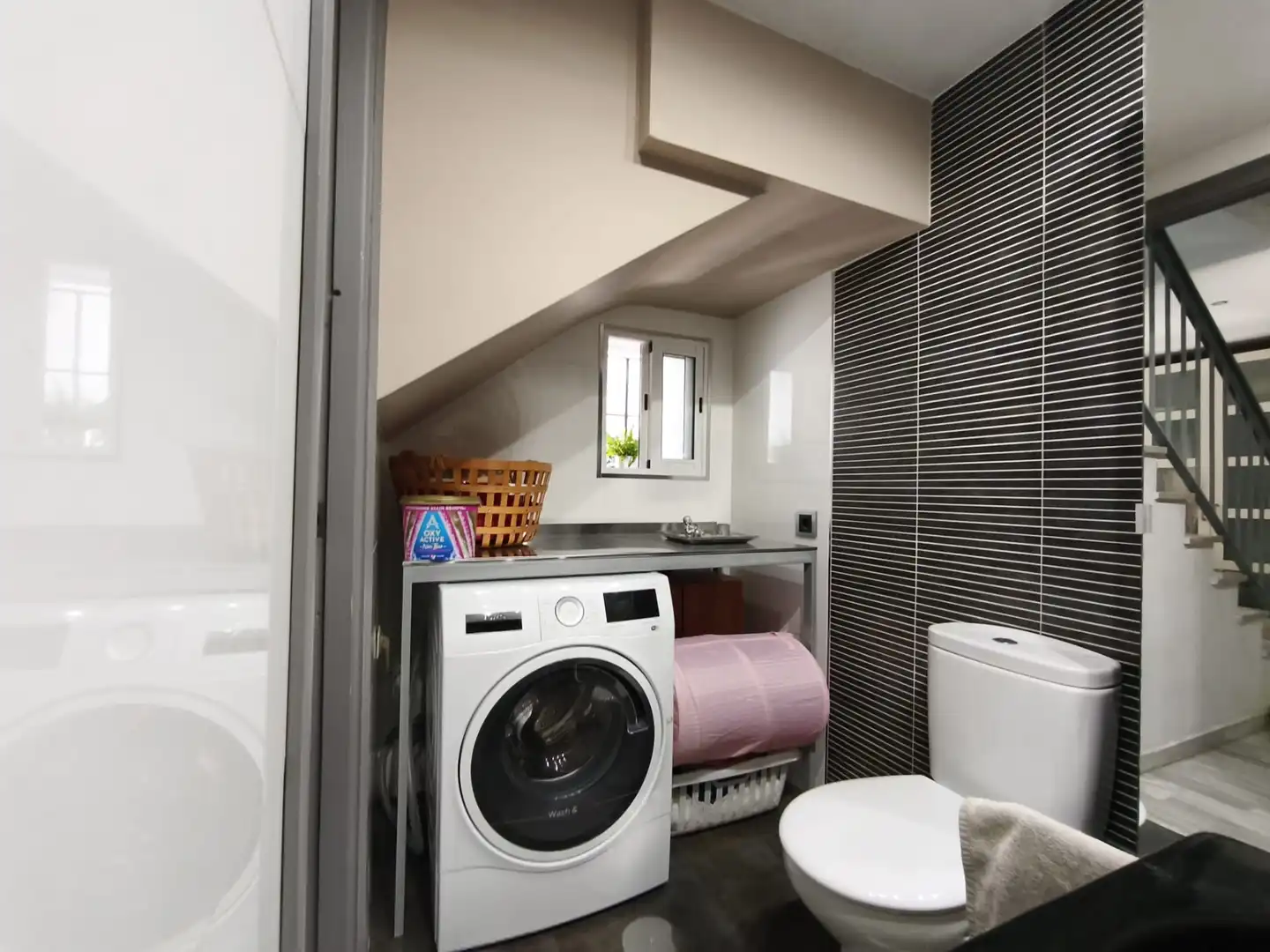 Bathroom of Houses for sale in Gines  with Air Conditioner, Private garden and Terrace