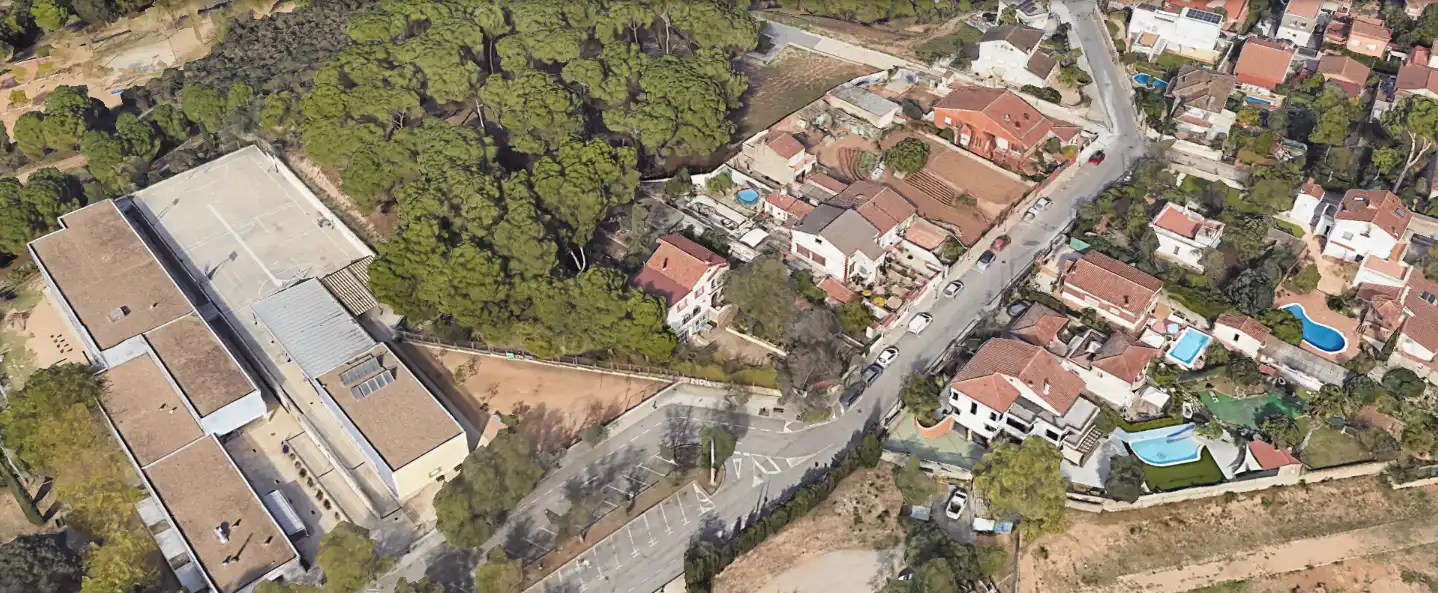 Vista exterior de Casa o xalet en venda en Cerdanyola del Vallès amb Calefacció, Jardí privat i Traster