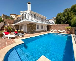 Vista exterior de Casa o xalet en venda en Salobreña amb Terrassa i Piscina