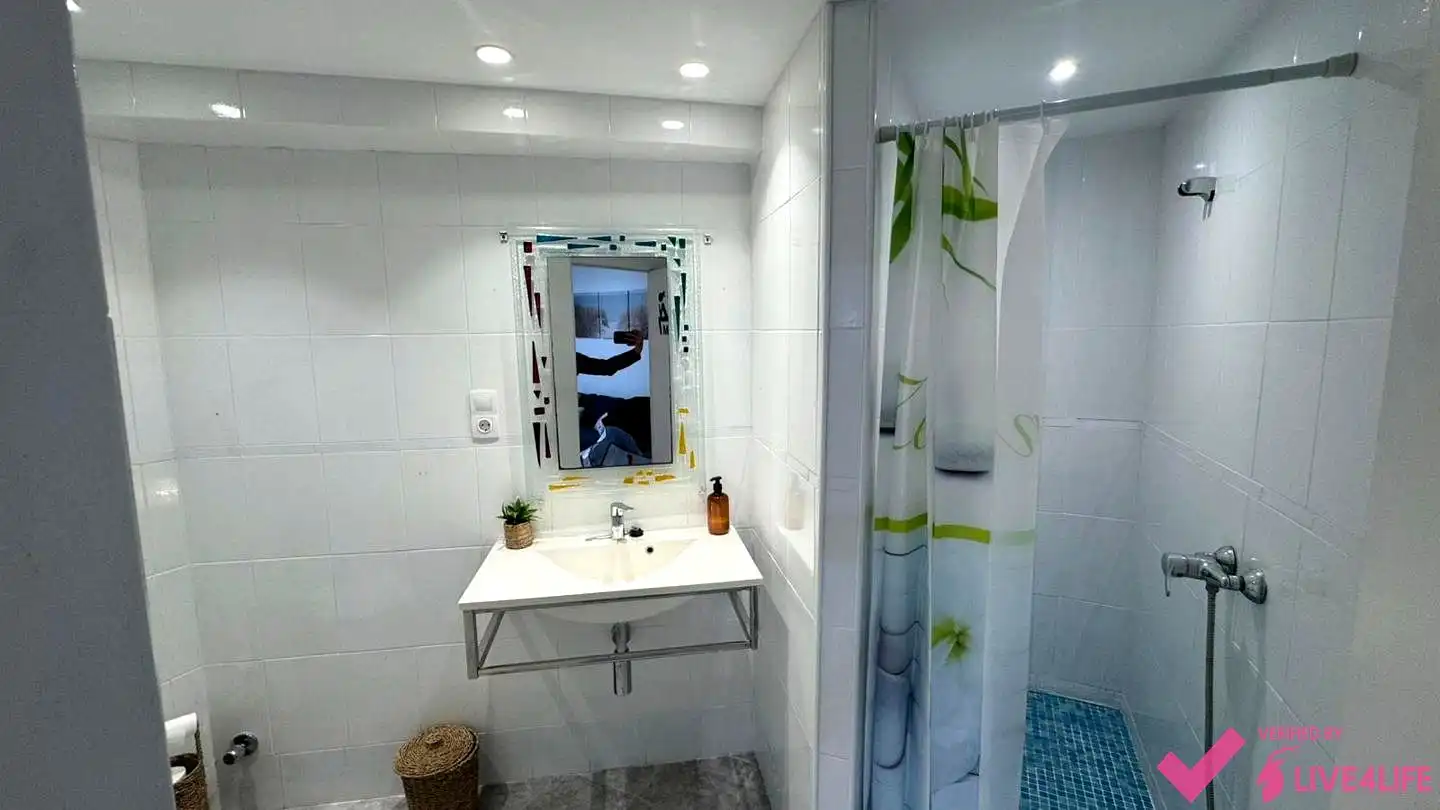 Baño de Piso para compartir en Valencia con Calefacción y Amueblado