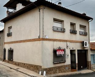 Vista exterior de Casa o xalet en venda en Urda amb Aire condicionat, Calefacció i Terrassa
