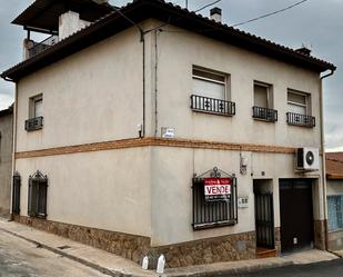 Vista exterior de Casa o xalet en venda en Urda amb Aire condicionat i Terrassa