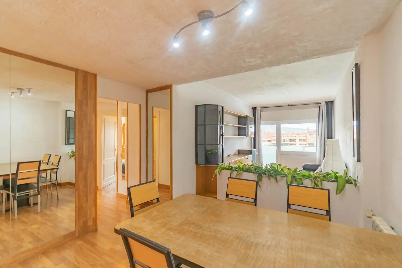 Comedor de Piso en venta en  Pamplona / Iruña con Calefacción, Amueblado y Balcón