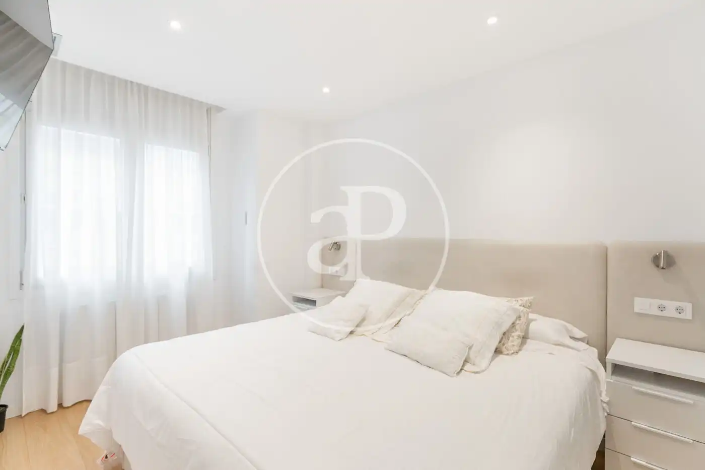 Habitación de Piso en venta en Barcelona con Aire acondicionado, Calefacción y Balcón