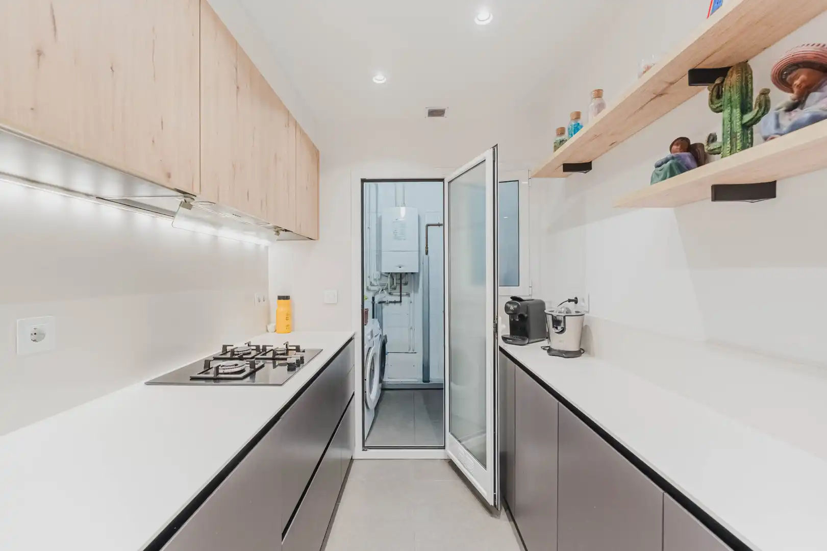 Küche von Wohnung zum Verkauf in Barcelona mit Klimaanlage, Heizung und Parkett