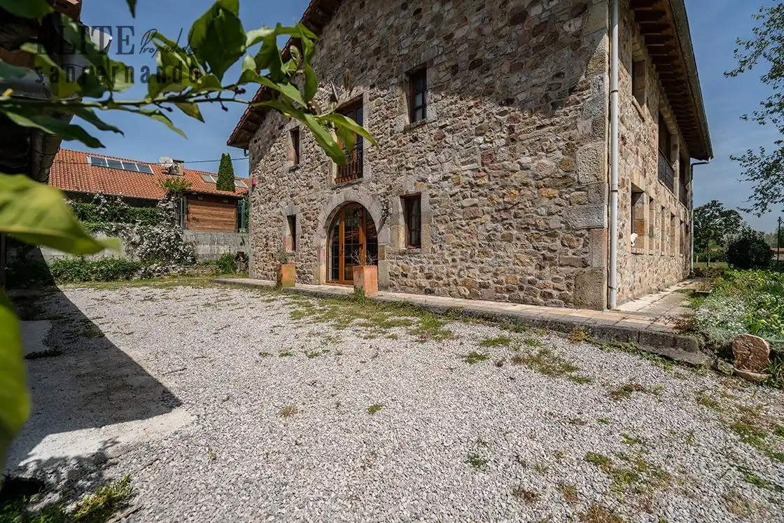 Vista exterior de Casa o xalet en venda en Ribamontán al Monte amb Calefacció, Jardí privat i Traster