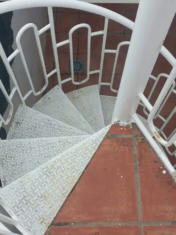Dachboden zum Verkauf in Vélez-Málaga mit Terrasse, Abstellraum und Gemeinschaftspool