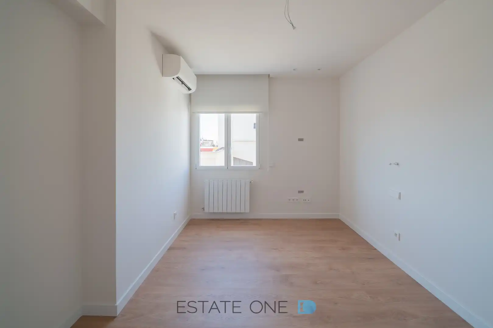 Sala d'estar de Àtic de lloguer en Madrid amb Aire condicionat, Calefacció i Parquet