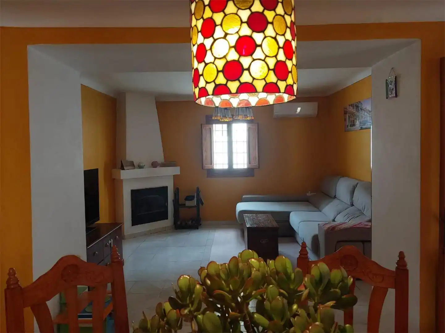 Sala d'estar de Finca rústica en venda en Iznájar amb Aire condicionat, Piscina i Balcó