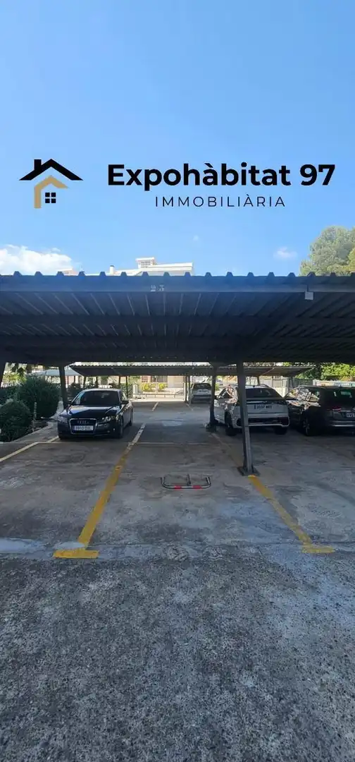 Parking de Apartamento en venta en Mont-roig del Camp con Aire acondicionado y Piscina comunitaria