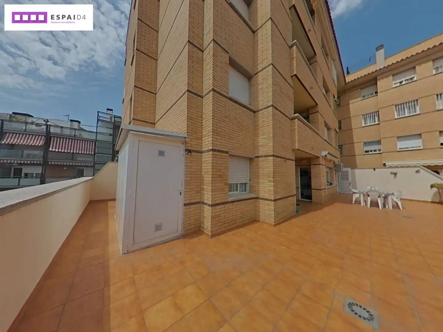 Vista exterior de Piso en venta en Ripollet con Aire acondicionado, Calefacción y Terraza