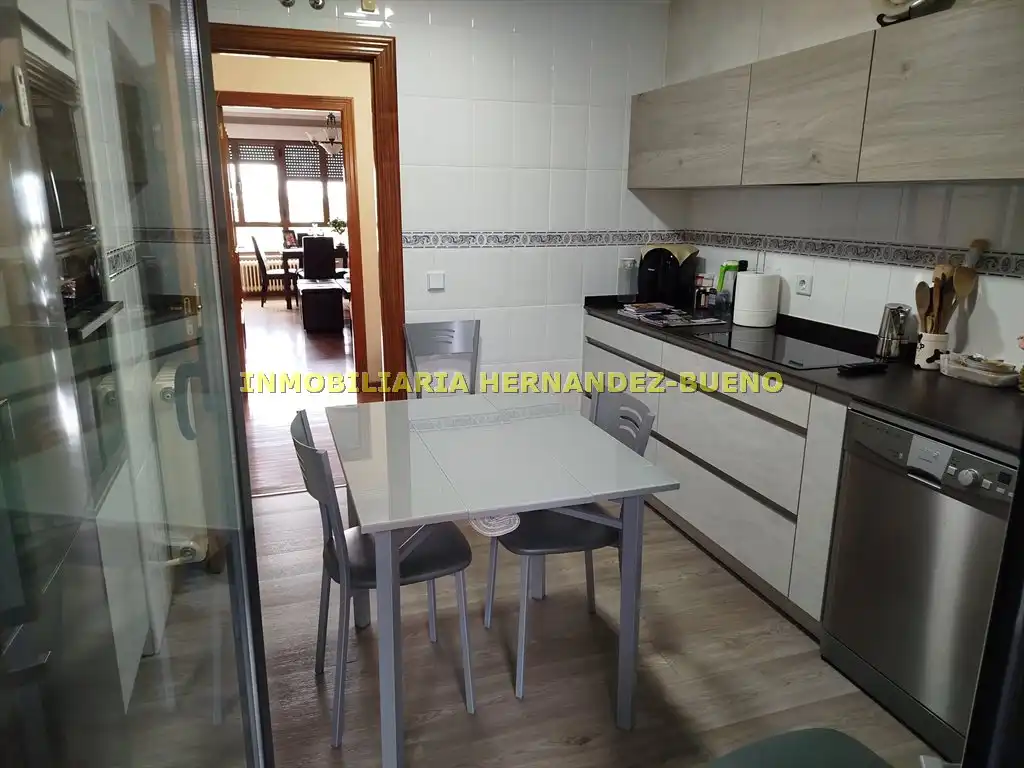 Cocina de Piso en venta en Salamanca con Calefacción, Trastero y Amueblado