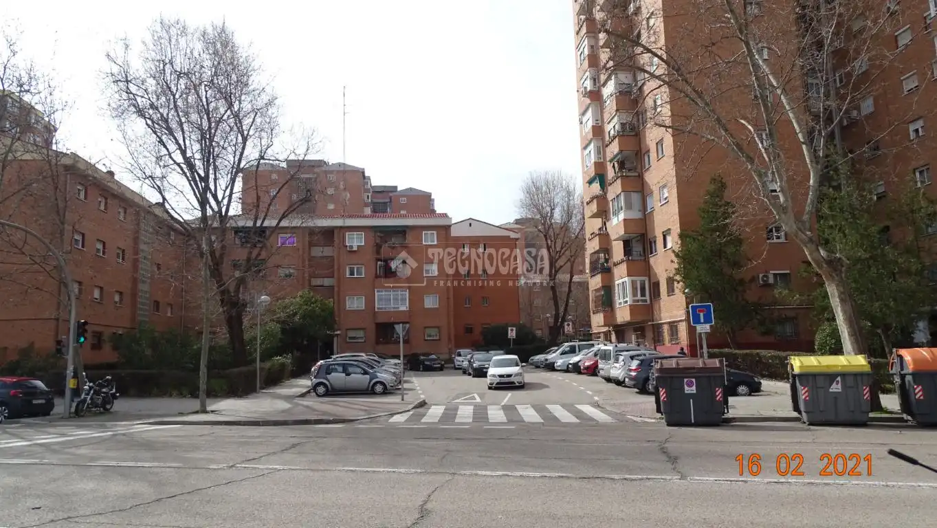Außenansicht von Wohnung zum Verkauf in Madrid
