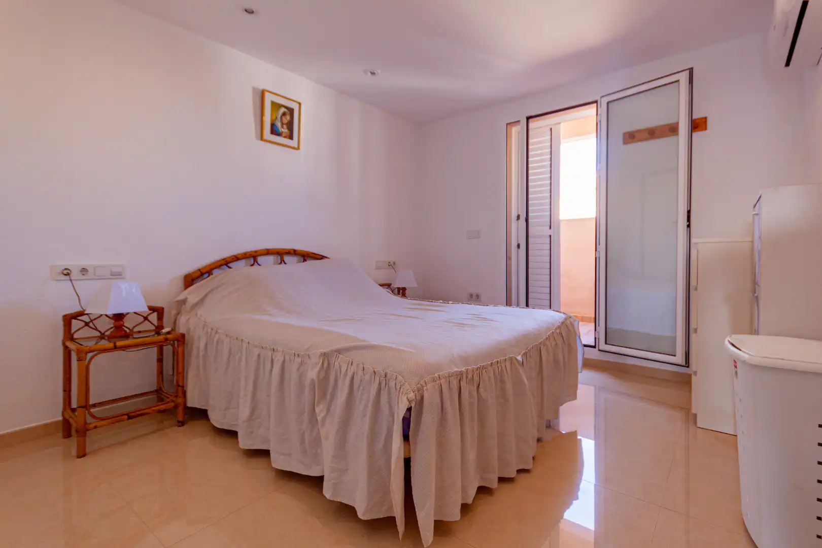 Schlafzimmer von Wohnungen zum Verkauf in La Manga del Mar Menor mit Klimaanlage, Heizung und Terrasse