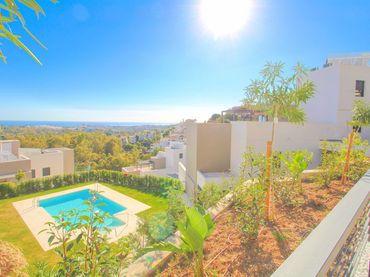 Duplex con piscina in vendita a Nueva Andalucía