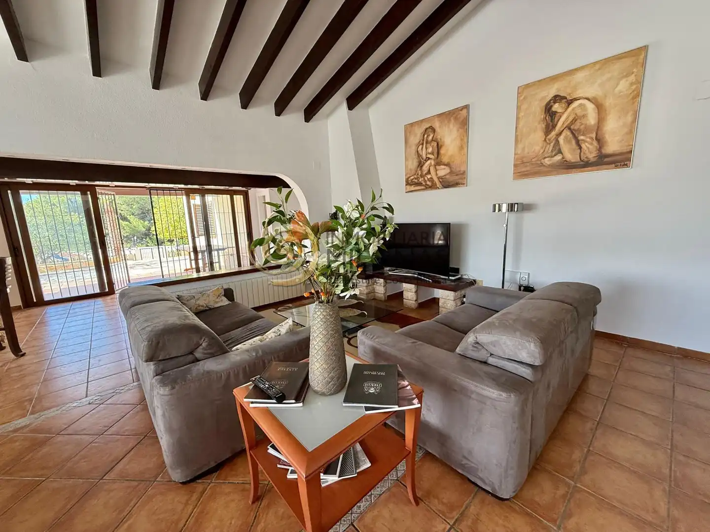 Sala d'estar de Casa o xalet en venda en La Nucia amb Aire condicionat, Jardí privat i Terrassa