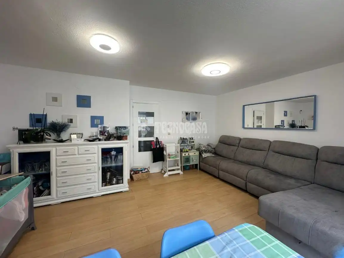 Casa adosada en venta en Los Rios