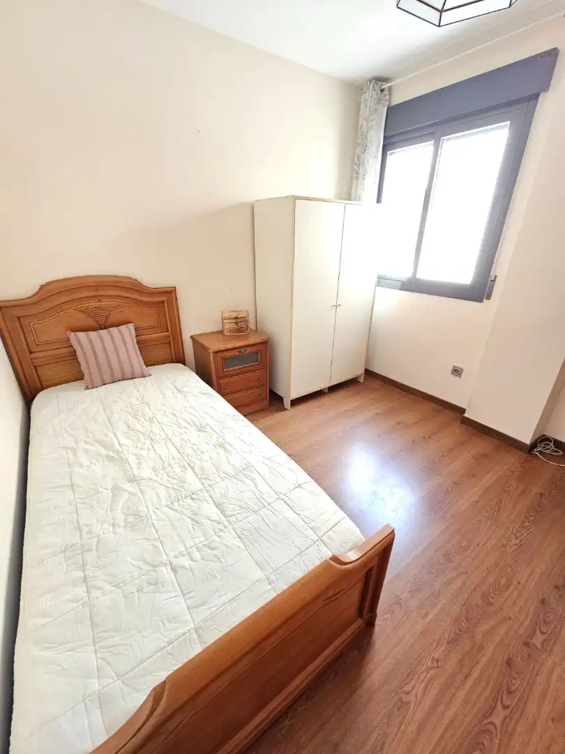 Habitación de Ático en venta en Armilla con Aire acondicionado, Calefacción y Parquet