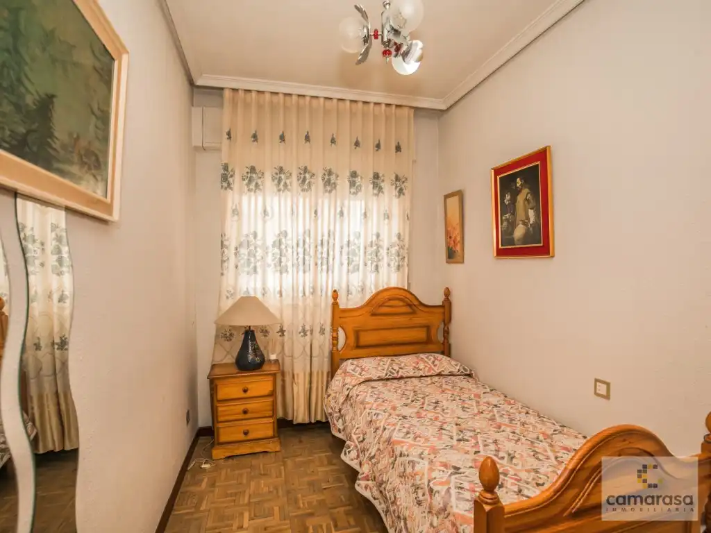 Bedroom of Flat for sale in Ávila