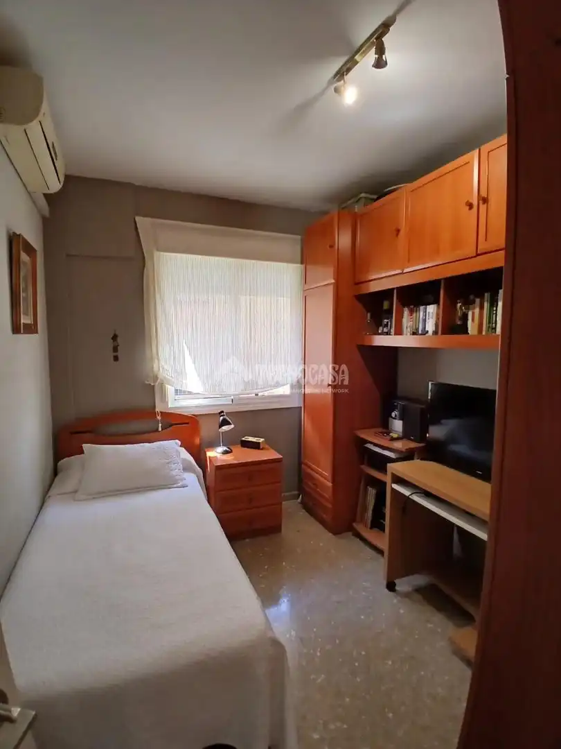 Habitación de Piso en venta en Sevilla con Aire acondicionado, Terraza y Balcón