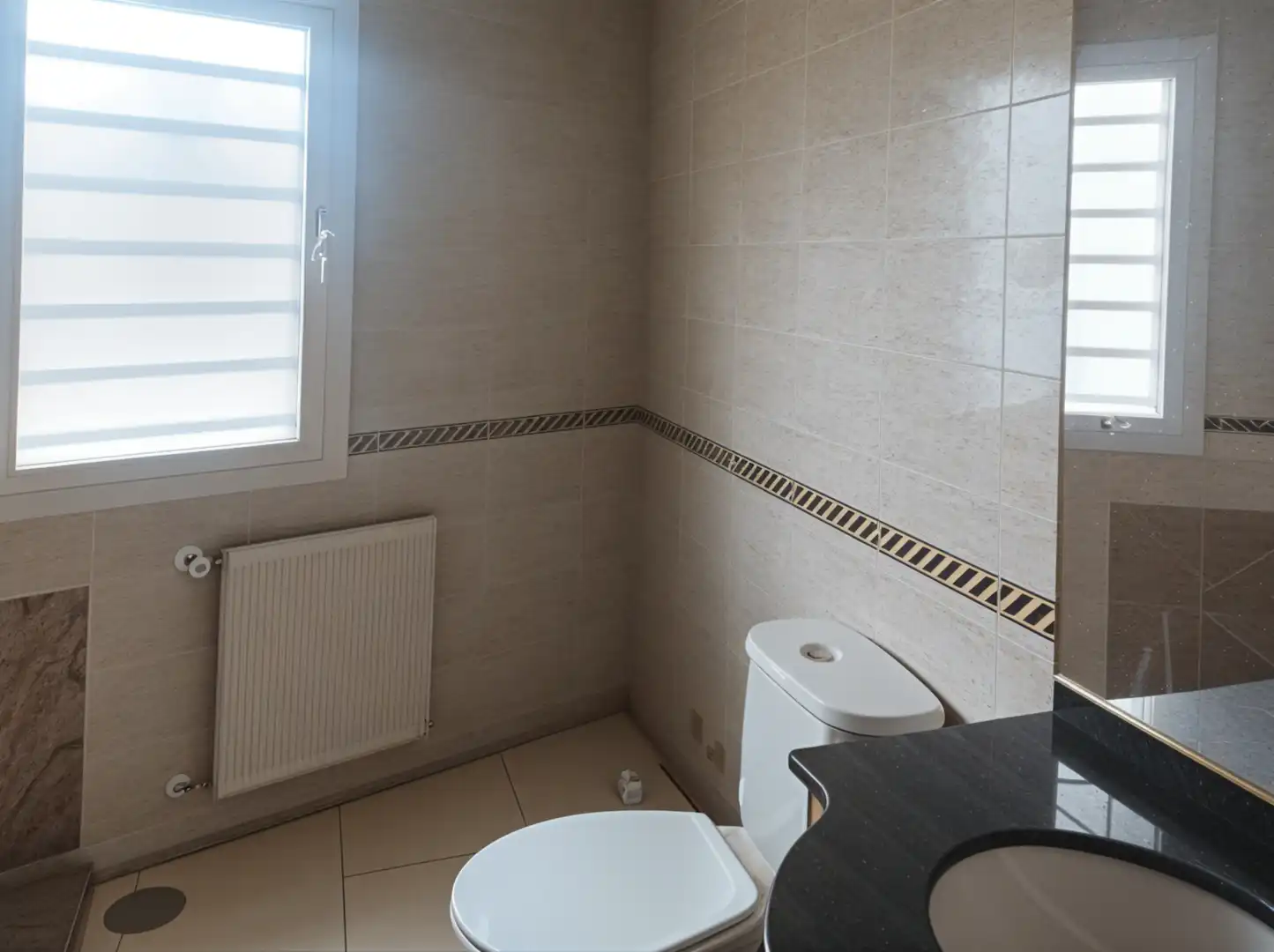 Bathroom of Flat for sale in Marchamalo  with Heating