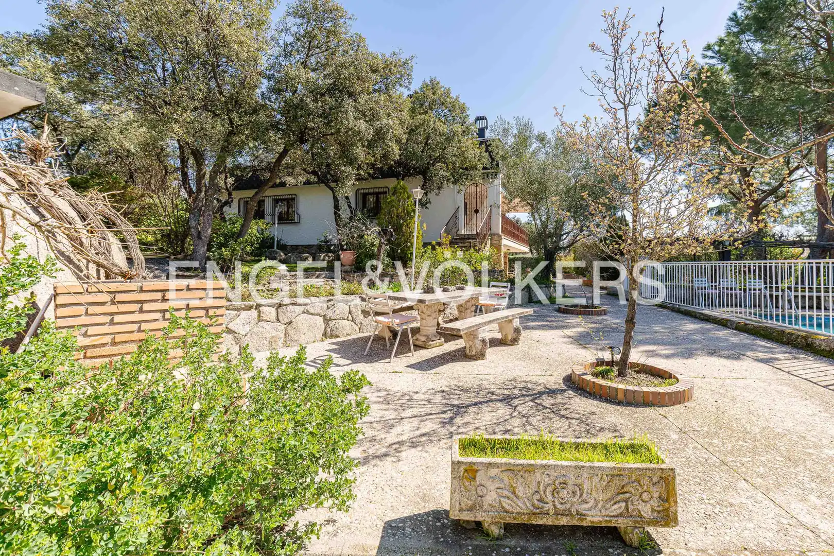 Vista exterior de Casa o chalet en venta en Torrelodones con Calefacción, Jardín privado y Terraza