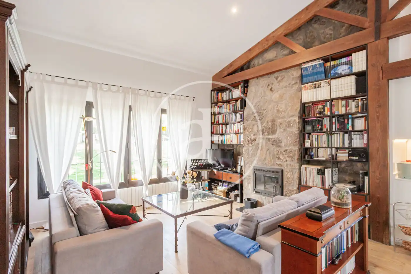 Sala de estar de Casa o chalet en venta en Pozuelo de Alarcón con Aire acondicionado, Calefacción y Jardín privado