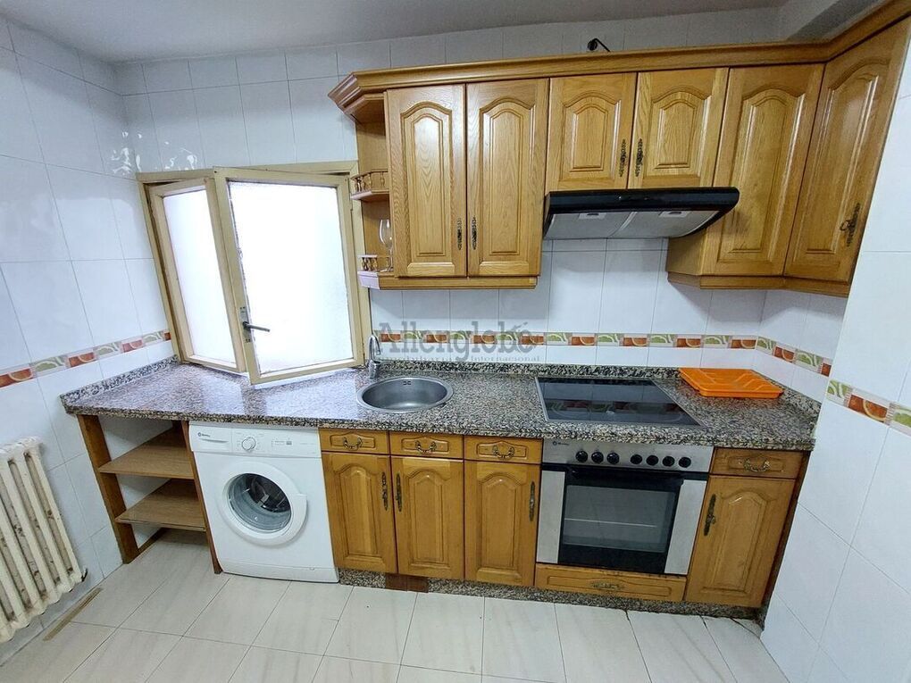 Cocina de Piso en venta en Oviedo  con Calefacción