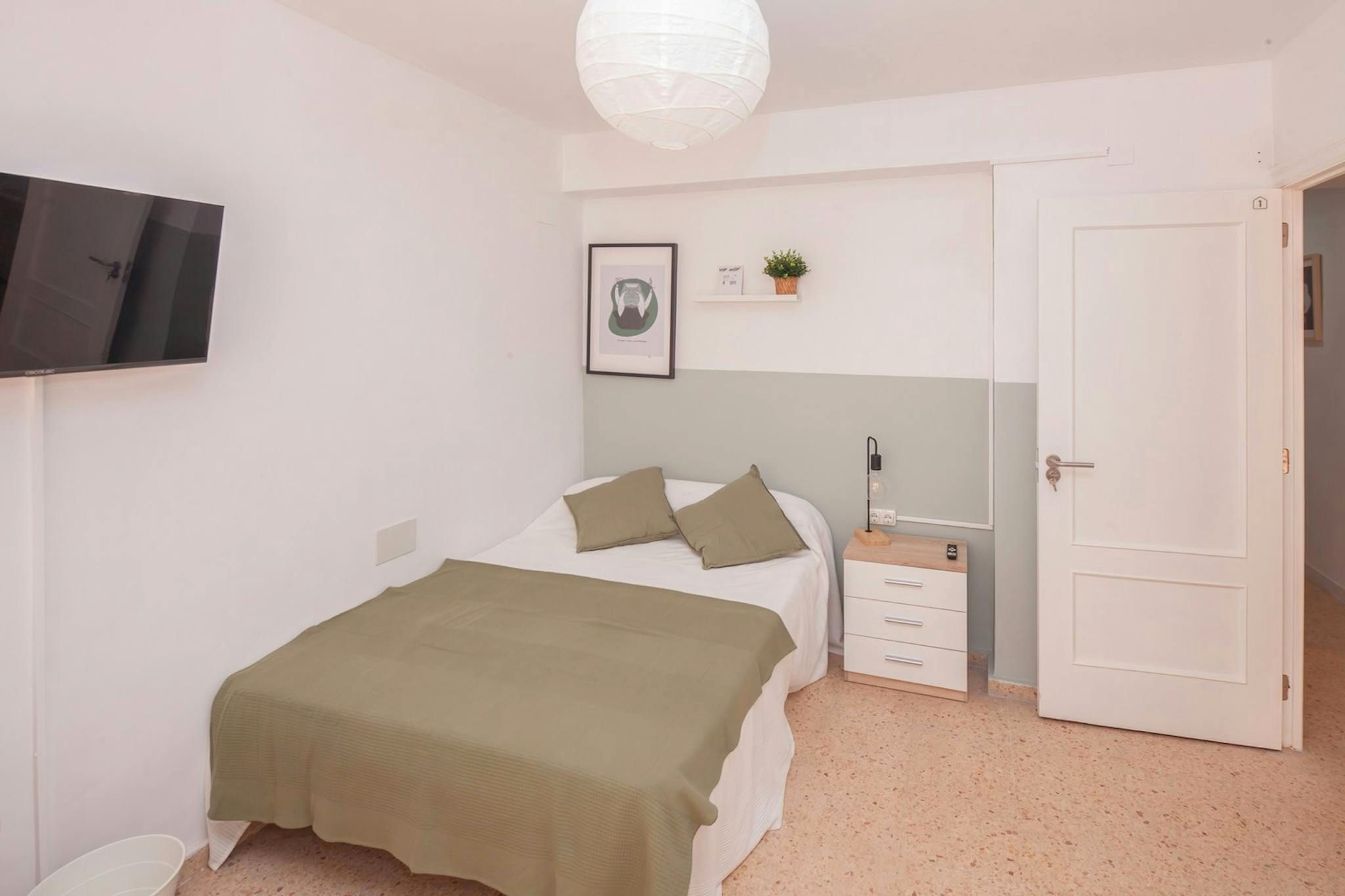 Dormitori de Pis per a compartir en  Valencia Capital amb Jardí privat, Moblat i Rentadora